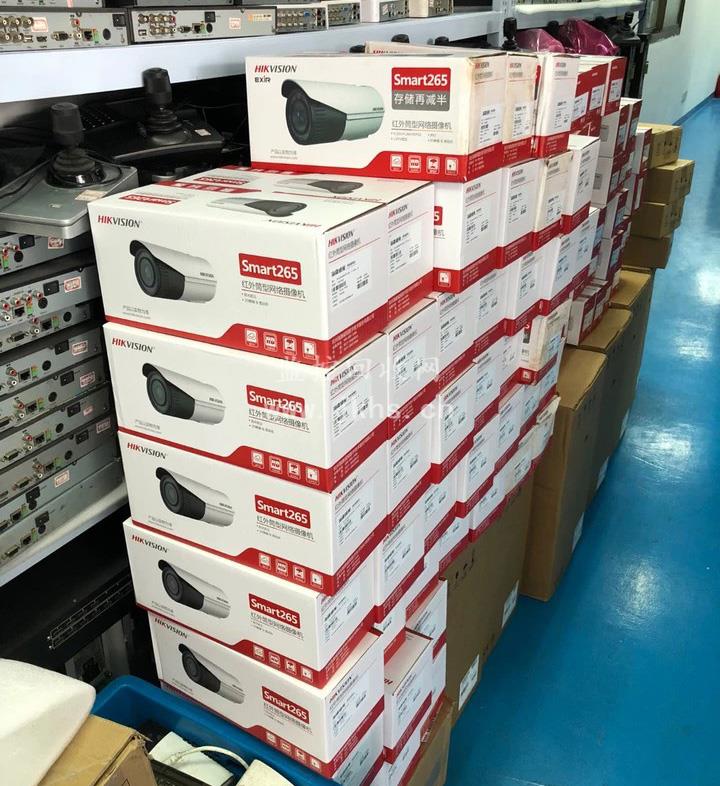 全新200万海康威视筒形摄像机回收
